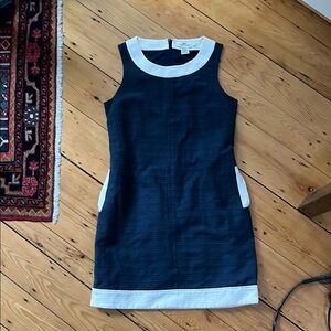 Navy and white Vineyard Vines dress